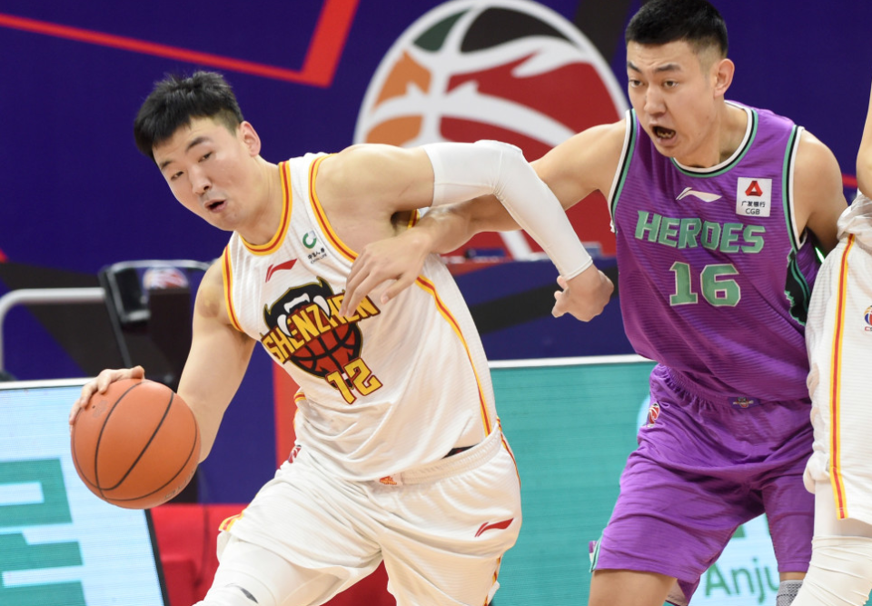 赛地聚焦——CBA常规赛国际比赛日热度飙升；毕尔巴鄂竞技官宣签约；话题不断；身体对抗强度拉满的简单介绍